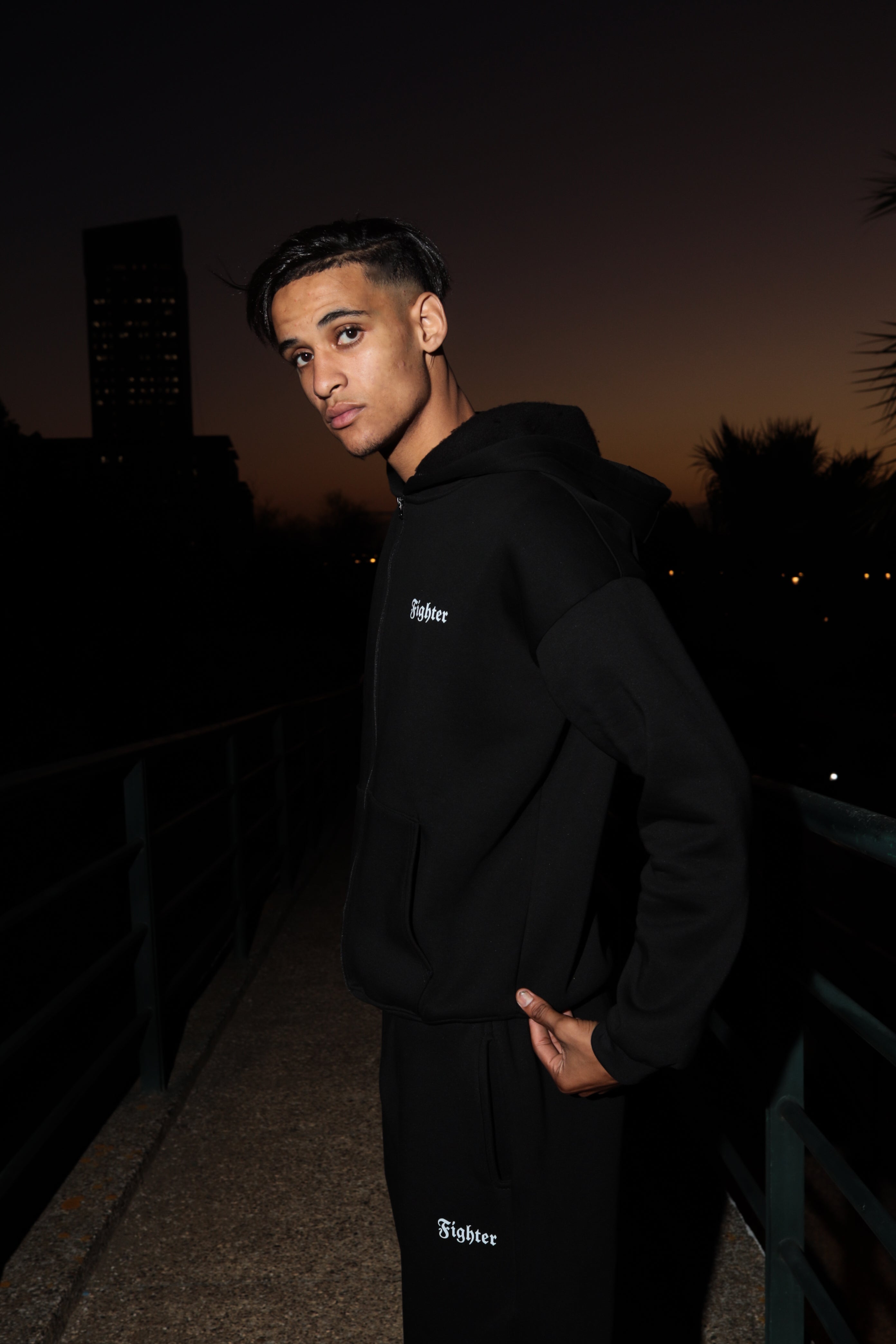 ENSEMBLE FIGHTER BLACK