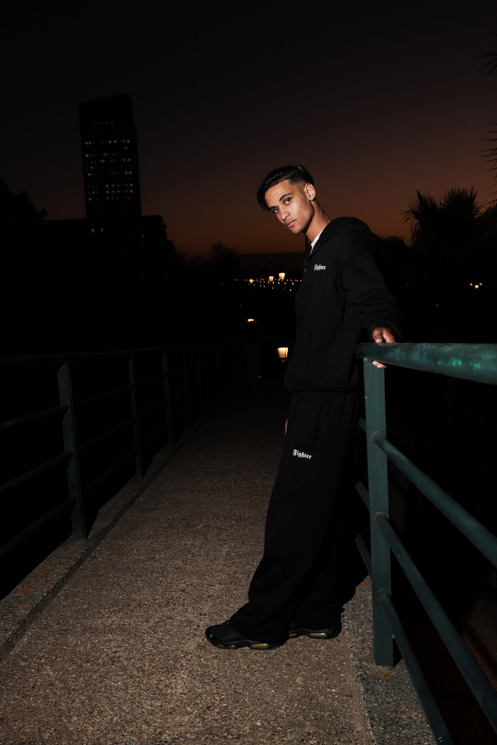 ENSEMBLE FIGHTER  ( PINK & BLACK )